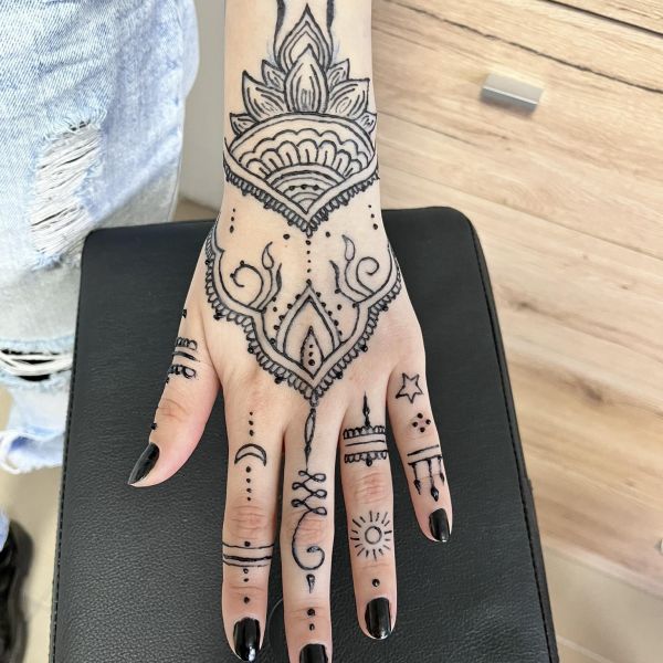 Jagua pad kezfej – Phoenix Art Design tetoválás