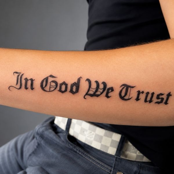 Trust pad tattoo felirat – Phoenix Art Design tetoválás