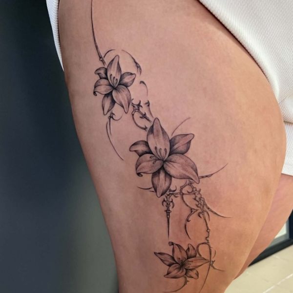 Virag comb tetovalas gyoma csilla – Phoenix Art Design tetoválás